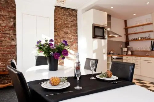 Canal Holiday Apartment
