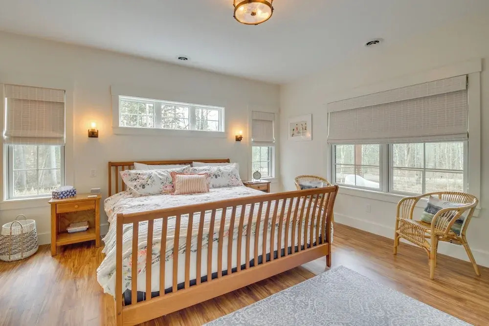 4 Mi to Boothbay Harbor: Quiet Retreat w/ Deck