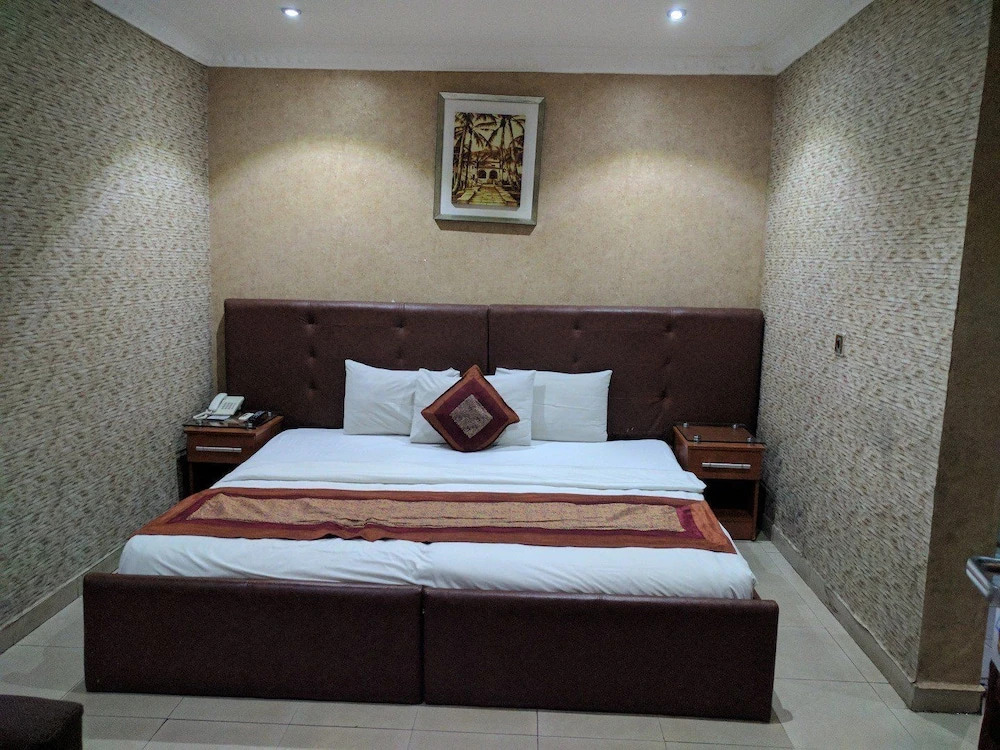 Whitehouse Hotels & Conference Centre