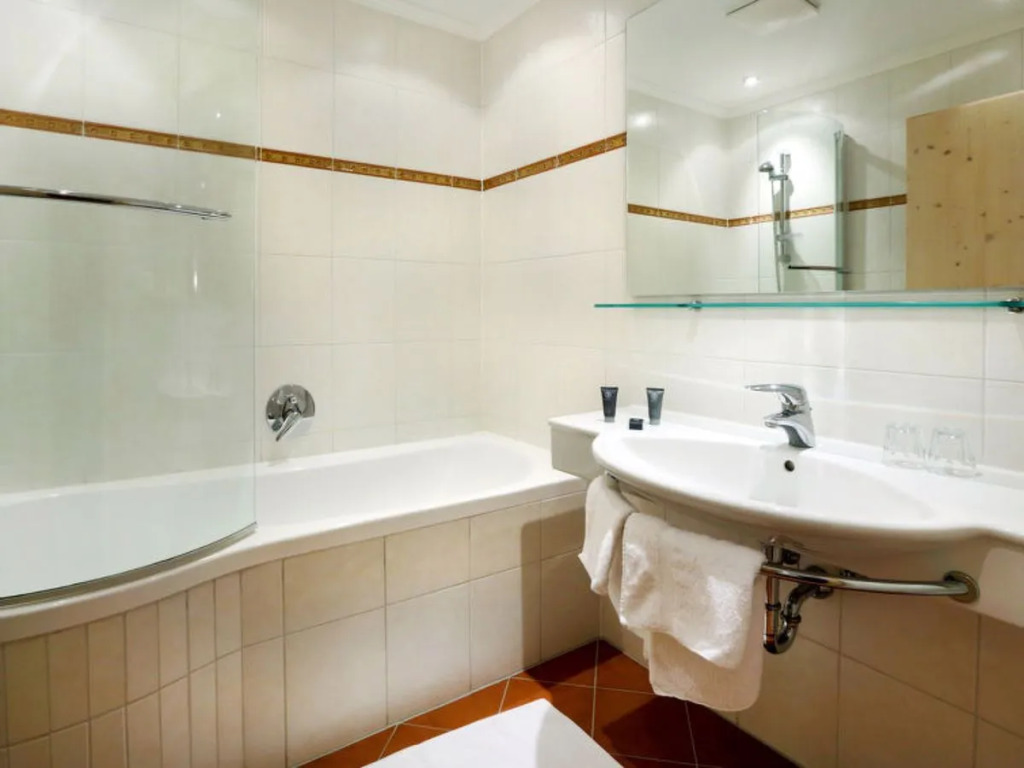 Glanzer Homes - Hamrach Suite (SOE077)