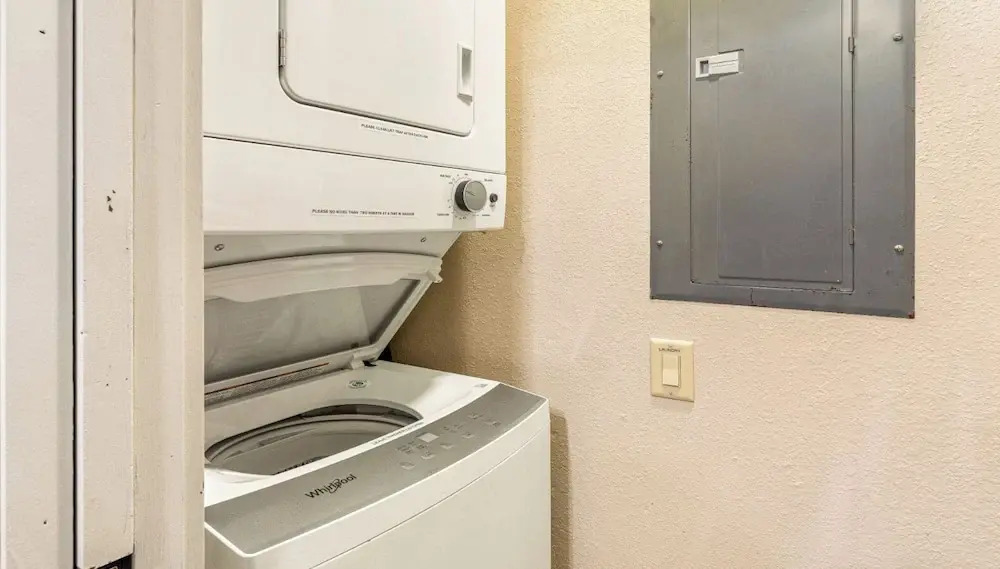 Spacious Hawaiian Unit w/ Lagoon View - AC & Wifi - Vrkcv