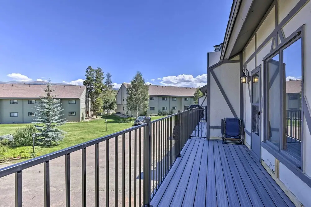 Townhome w/ Club Access on Shuttle Stop