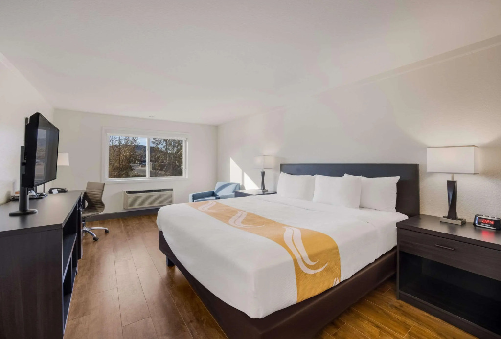 Quality Inn & Suites Castle Rock SW Denver