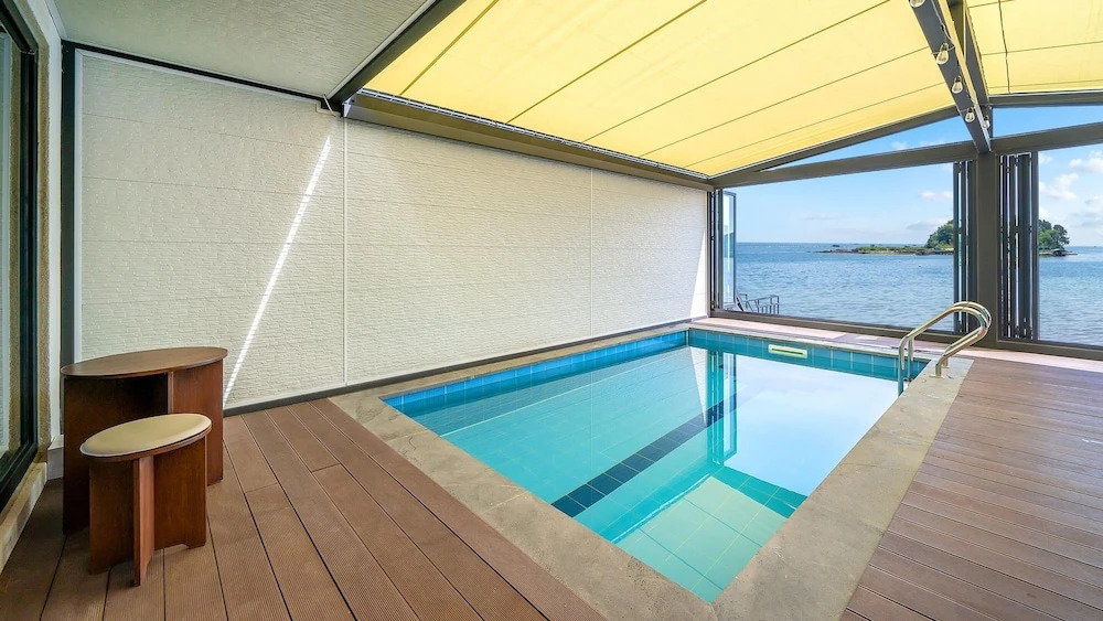 Changwon 055 PoolVilla