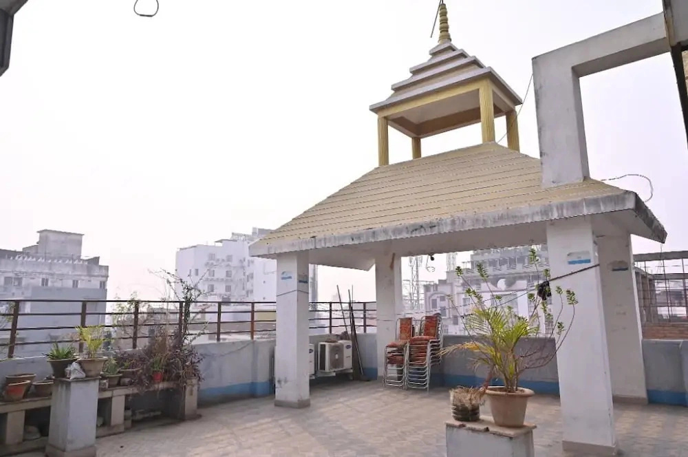 Stone Park Radha Devi Ln
