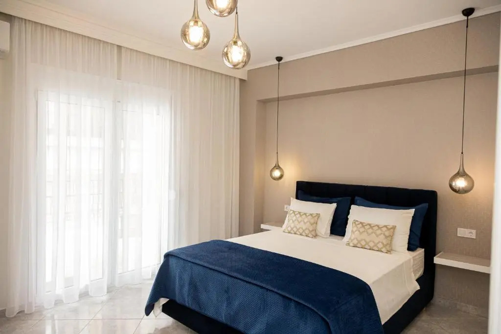 Outstanding Private Apartment Near City Center with Balcony
