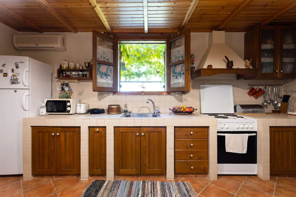 Petalidi Olive Garden Stone House near the beach