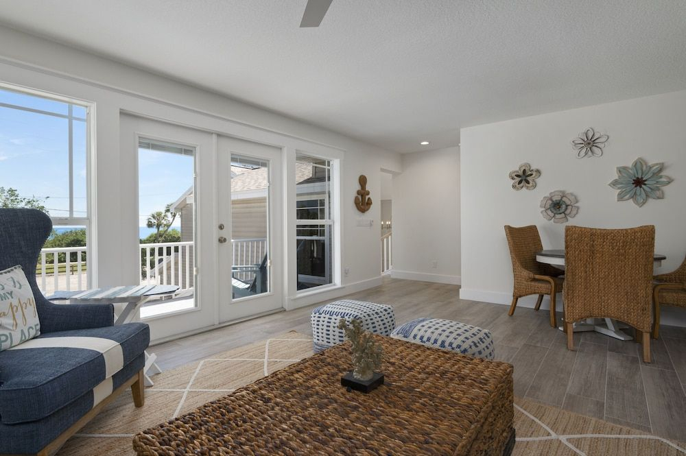 NEW Bay Dreamin 4 Bedroom Private Pool Spa Beach Front Property 3 Home by RedAwning