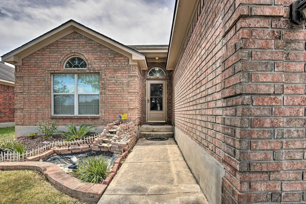 San Antonio Family Home w/ Deck ~ 16 Mi to Dtwn