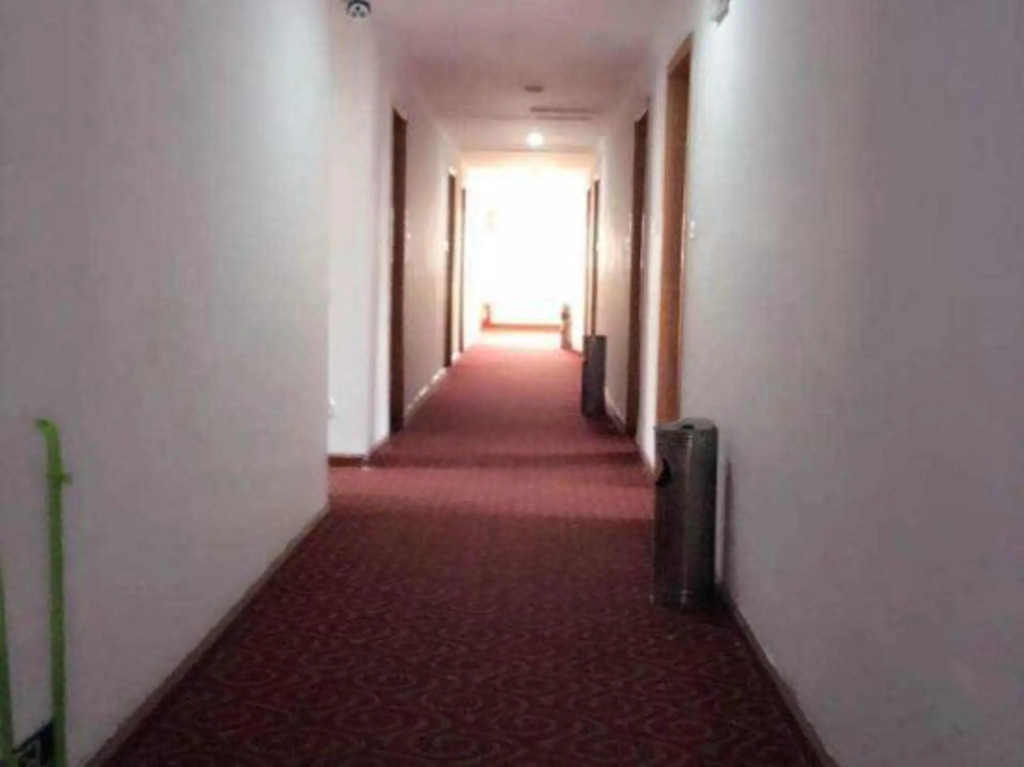 Fenghua Hotel