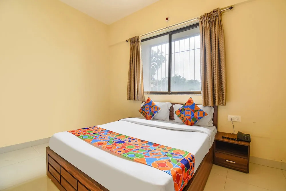 Meera Mansion by OYO Rooms