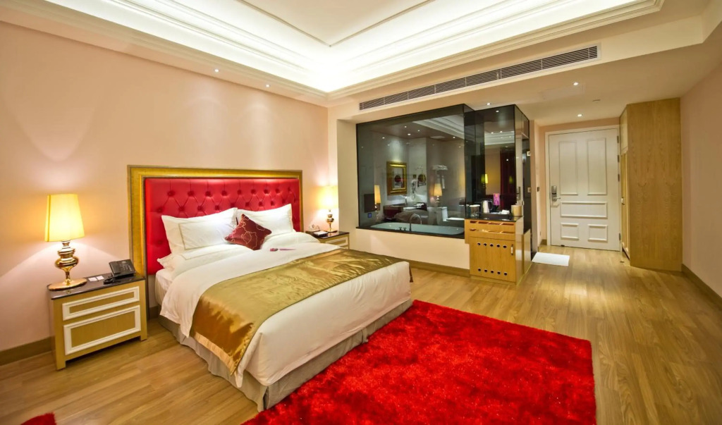 The Royal Pinnacle Hotel