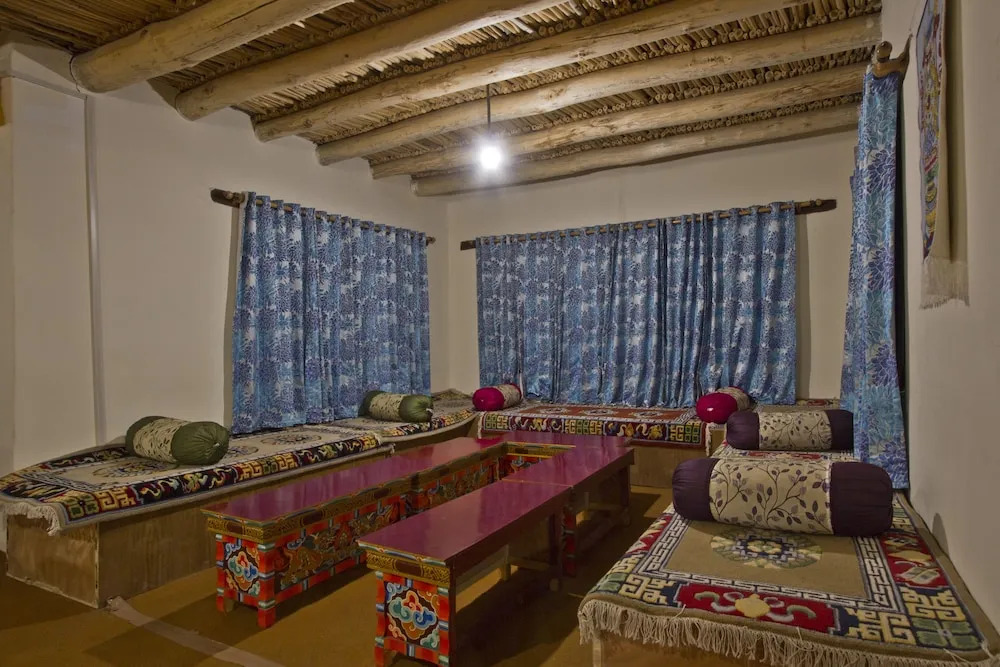 Pangong Retreat Camp