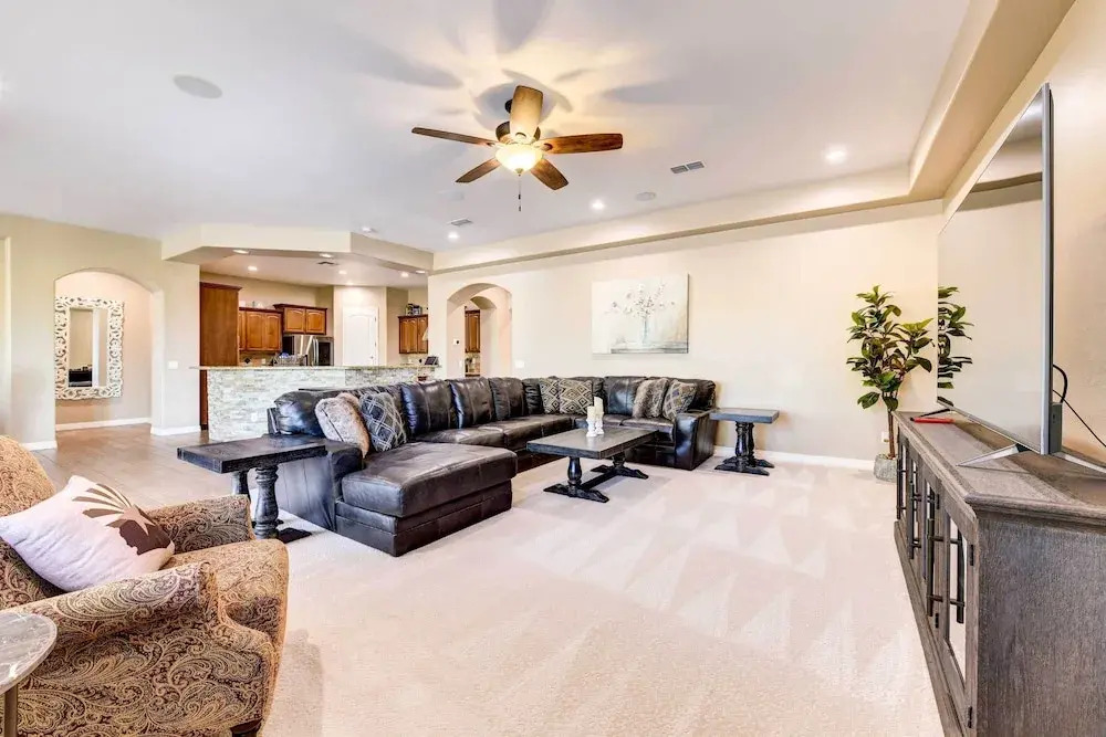 Pool, BBQ & Bar: Family Home in Queen Creek