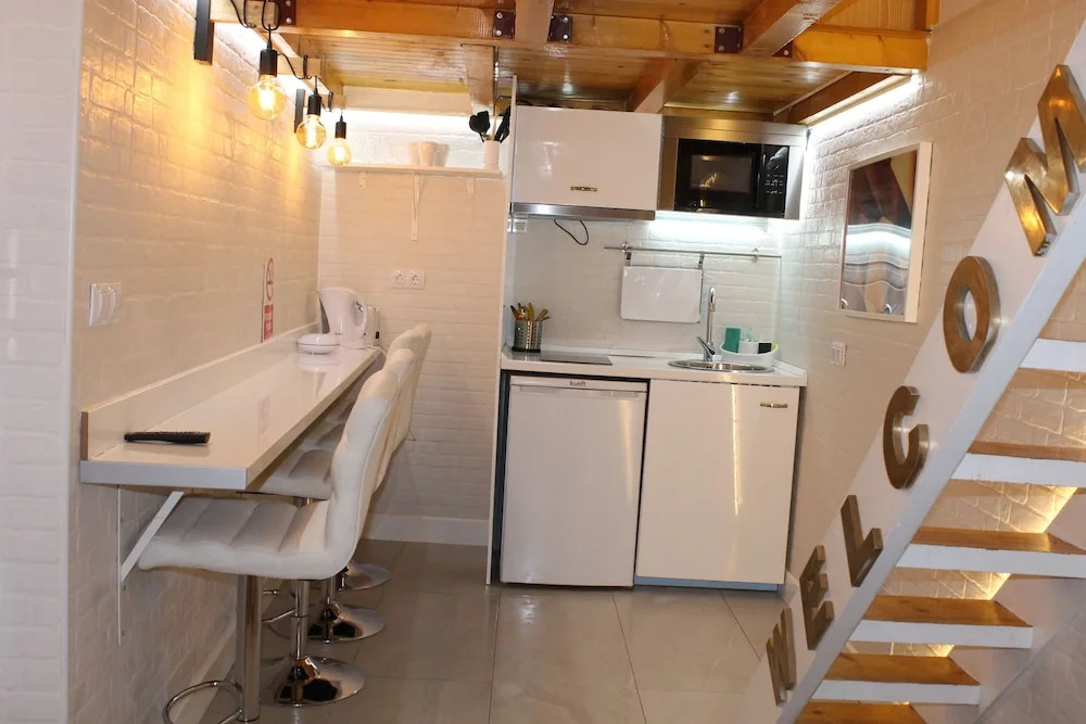 Modern 3 Bedroom in La Latina 10 minutes to Metro