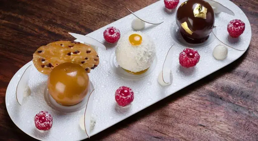 Auberge De Saint-Rémy - Mas De Garance Piscine - Table Gastronomique Étoilé