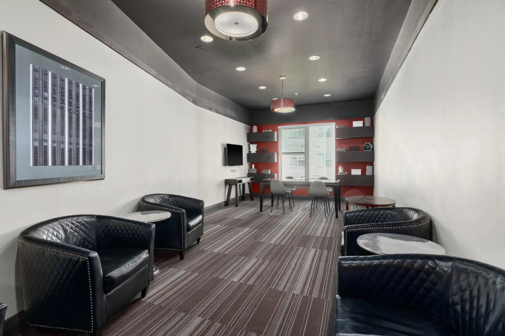 Elan Med Center 0137 Designer Loft-style 1BR Med Center