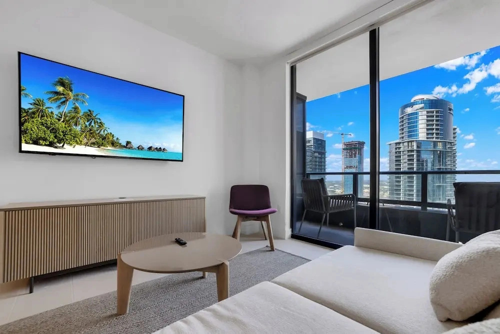 Upscale 1-BD Condo with Stunning Views