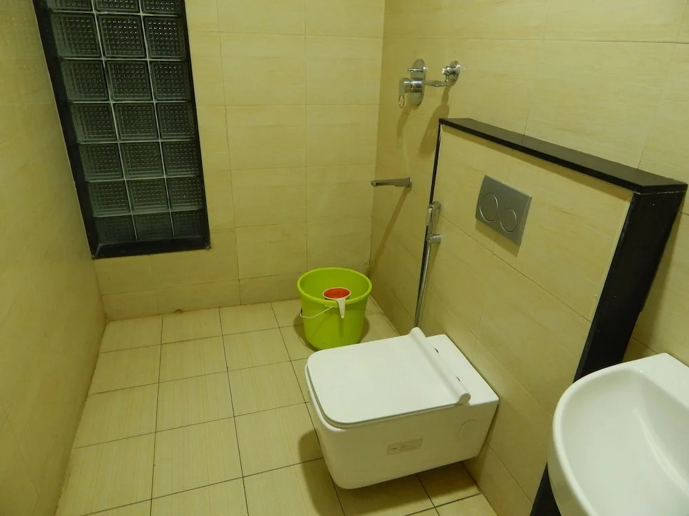 Hotel Aadhi