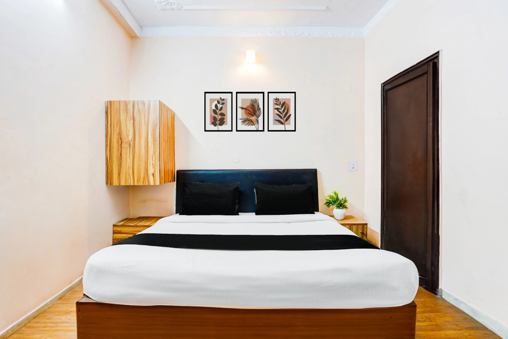 SPOT ON 46687 Hotel Prabhu