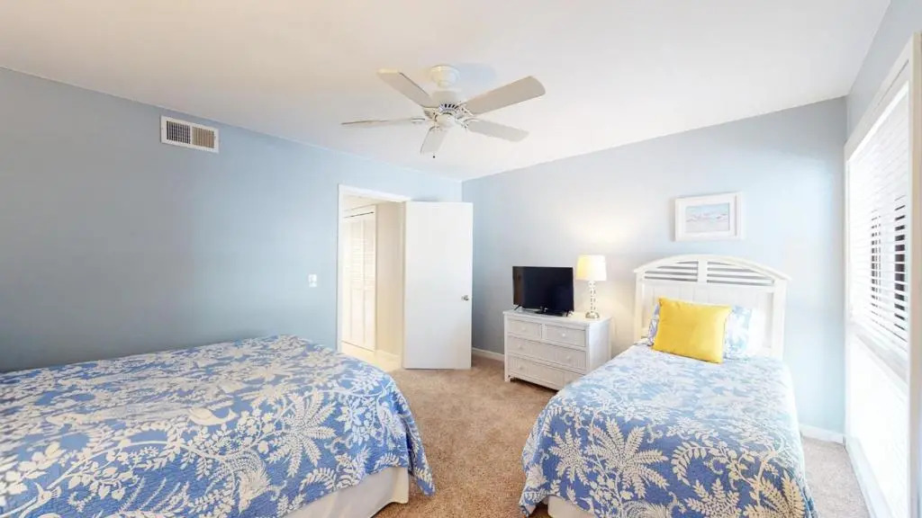 213 Turnberry Village