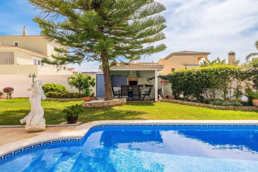 Villa Glamour by Portucasa