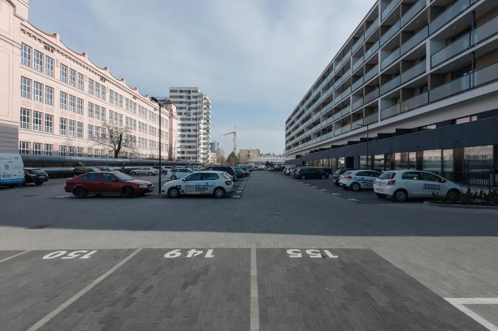 Central Point by Zoom Apartments