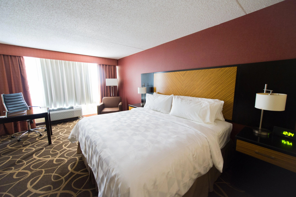 Holiday Inn Newark International Airport