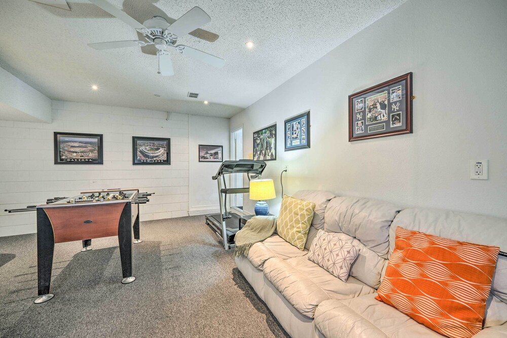 Pool + Game Room, 5 Mi to Disney: Kissimmee Home!