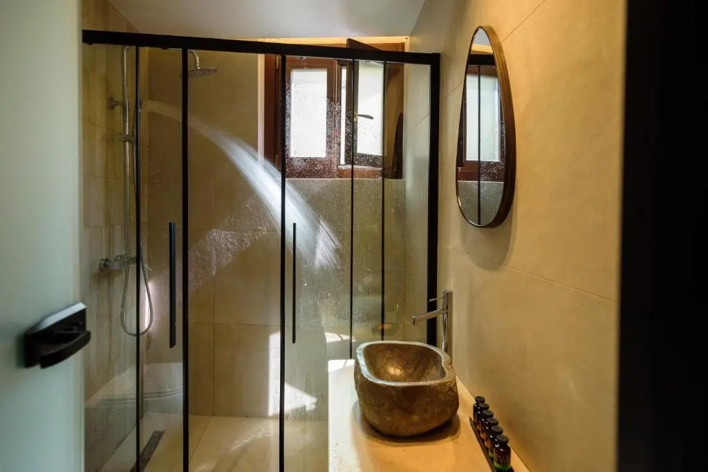 Arthur Suites