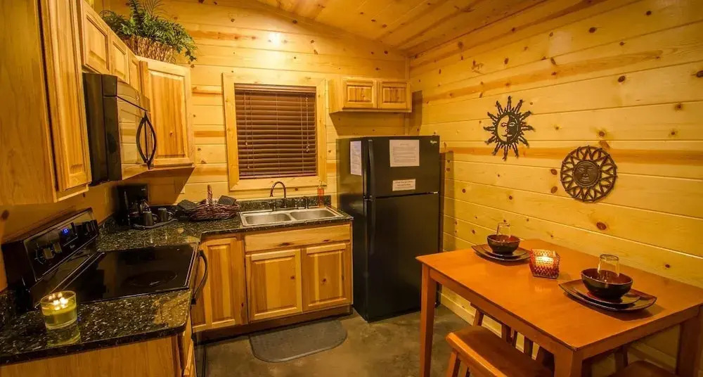 Sunsettin cabin