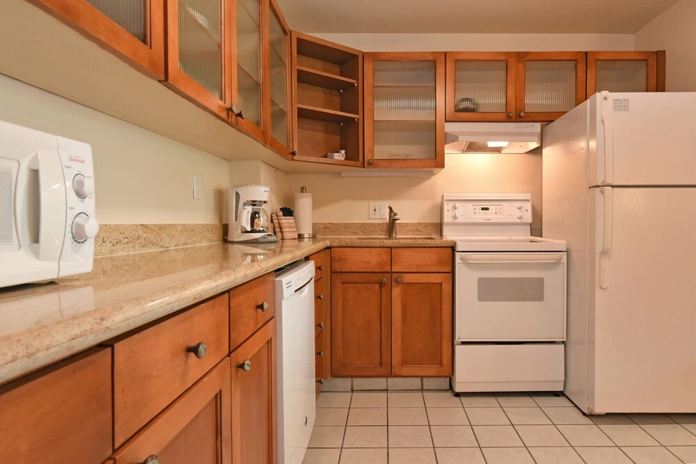 Napili Shores D227 Studio Bedroom 1 Bathroom Condo
