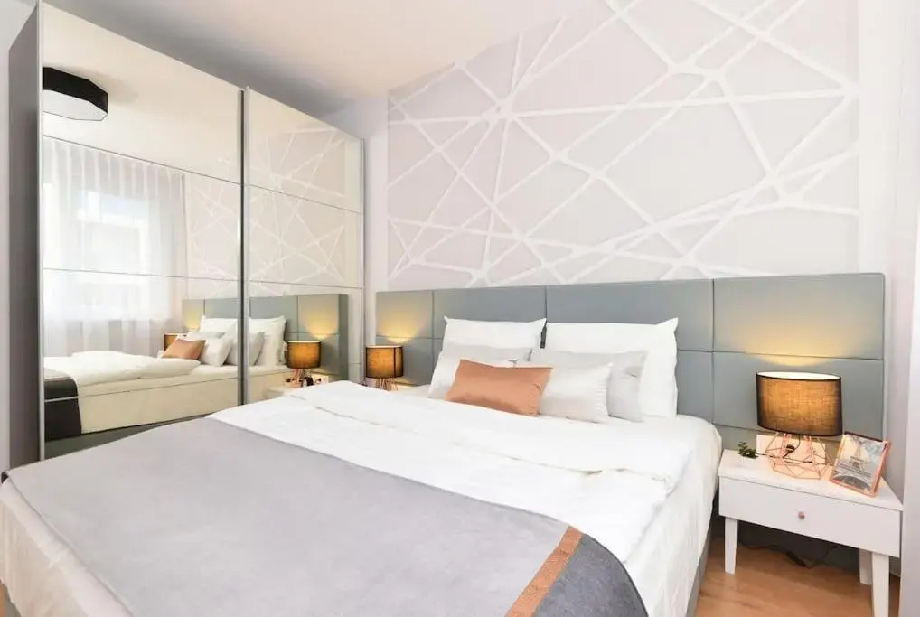 Laurel Bay Apartment