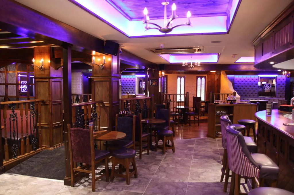 Stamps by Eight Continents The Royal Hotel, Cookstown