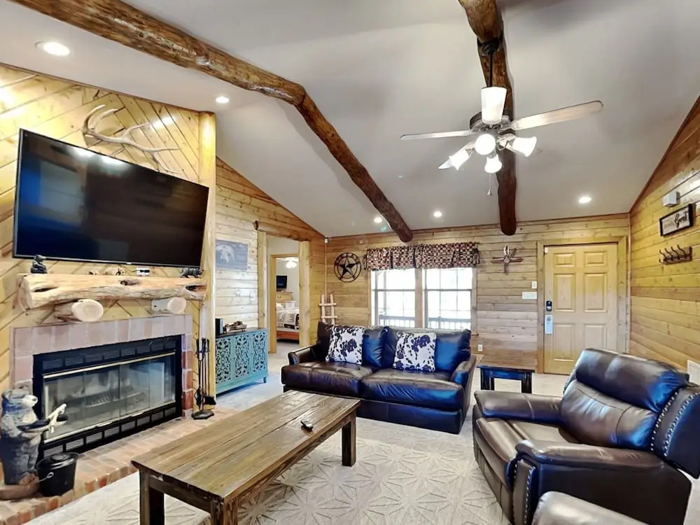 4 Bears 1 Cave by Ryson Vacation Rentals