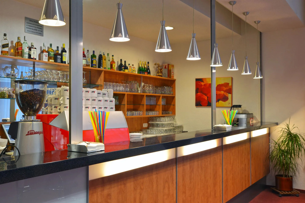 Avanti Hotel