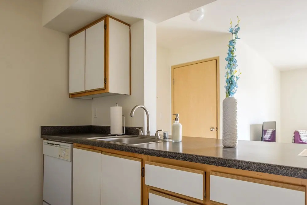 Eastside 1 & 2 BR Apts with balcony by Frontdesk