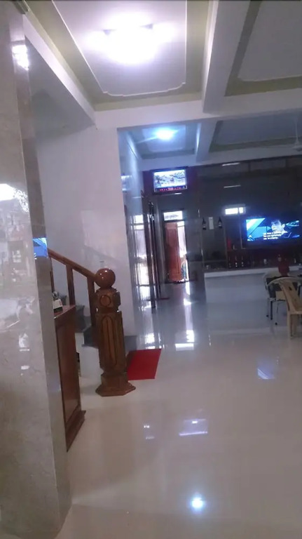 Paradise Hotel