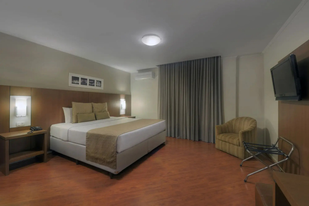 Hotel Deville Curitiba