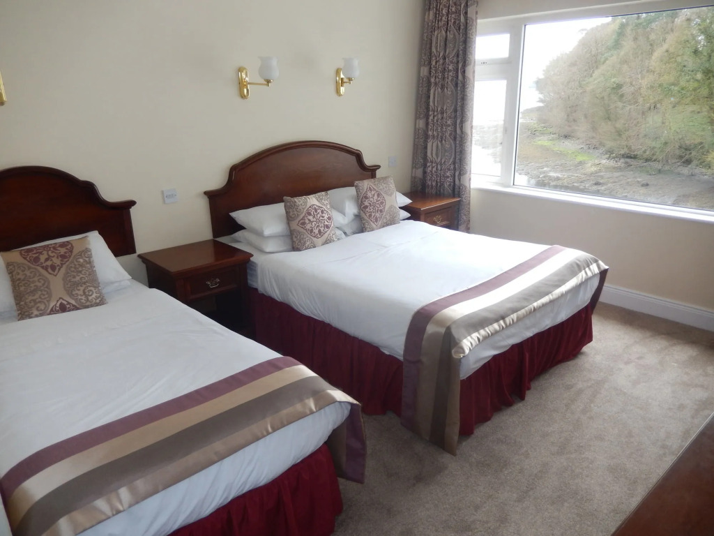 Central Hotel Donegal