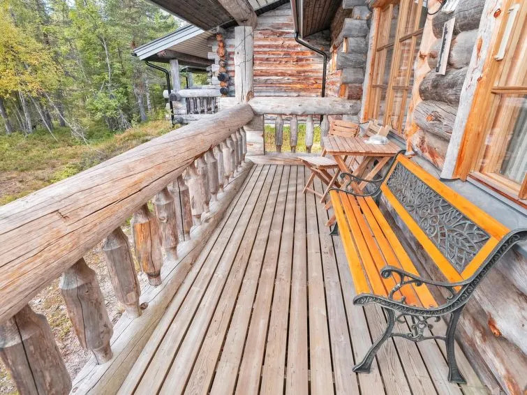 Holiday Home Karhunpesä