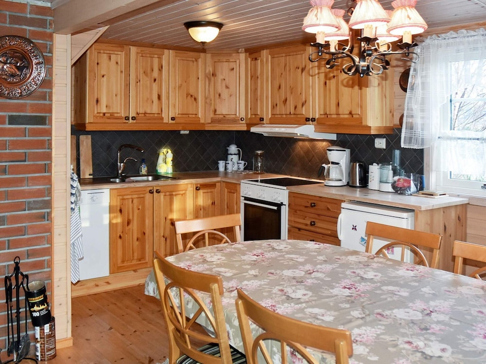 5 person holiday home in GURSKØY