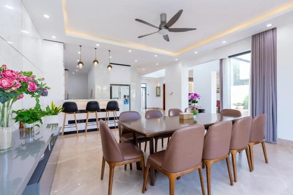 VILLA ARIA RESORT, THE SEA BY 10m,Biển và hồ bơi riêng