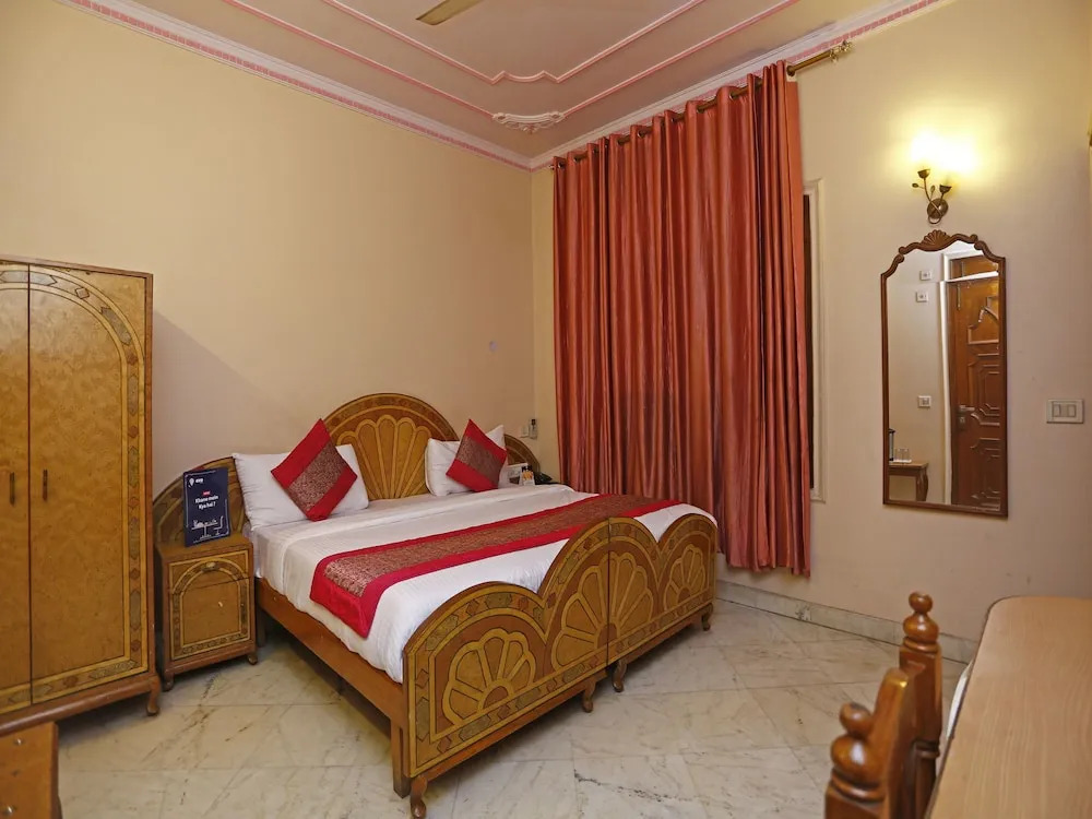 OYO 7135 Hotel Blue Sapphire