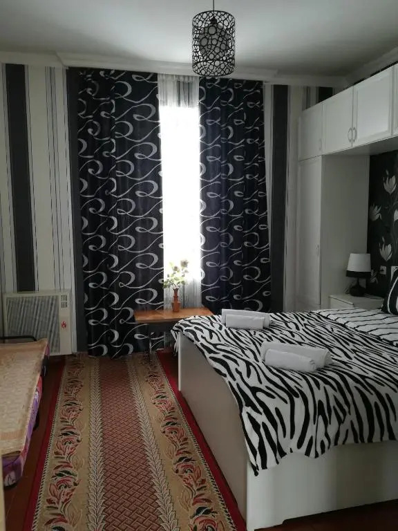 Nikoloz Guesthouse