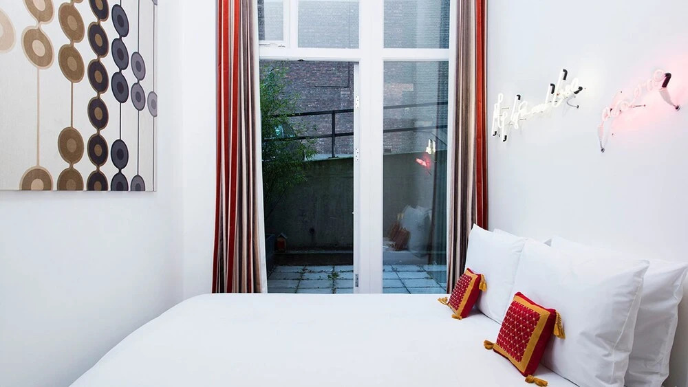 Sleek, Stylish 2BR Home in Shoreditch