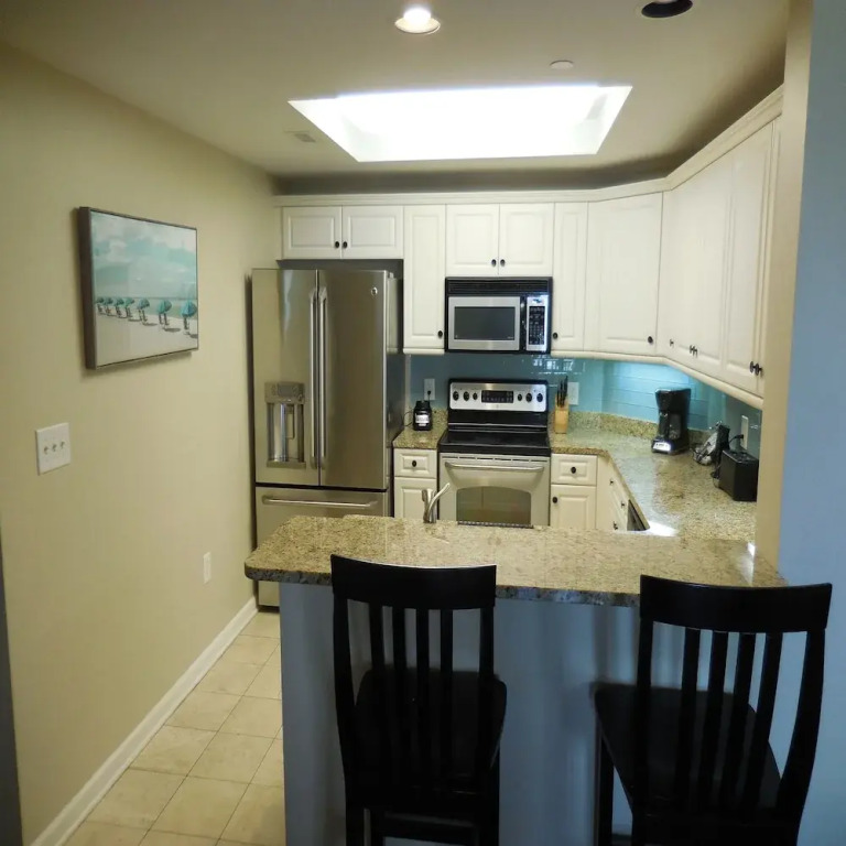 Stylish oceanview 2 bedroom unit - 1603 Royale Palms - Kingston Plantation 2 Condo