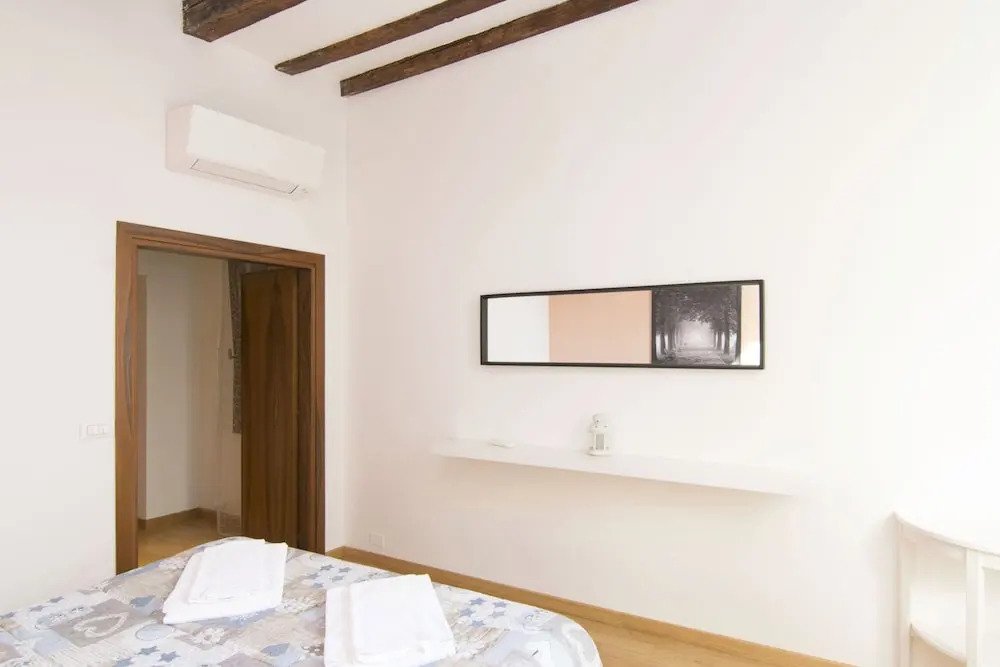 Graceful Venice Barnaba Suite by Ca-sa Check