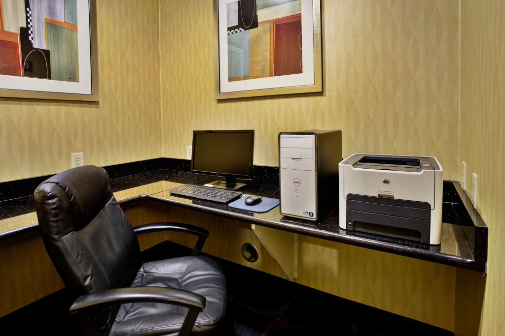 Holiday Inn Express Hotel & Suites Woodhaven by IHG