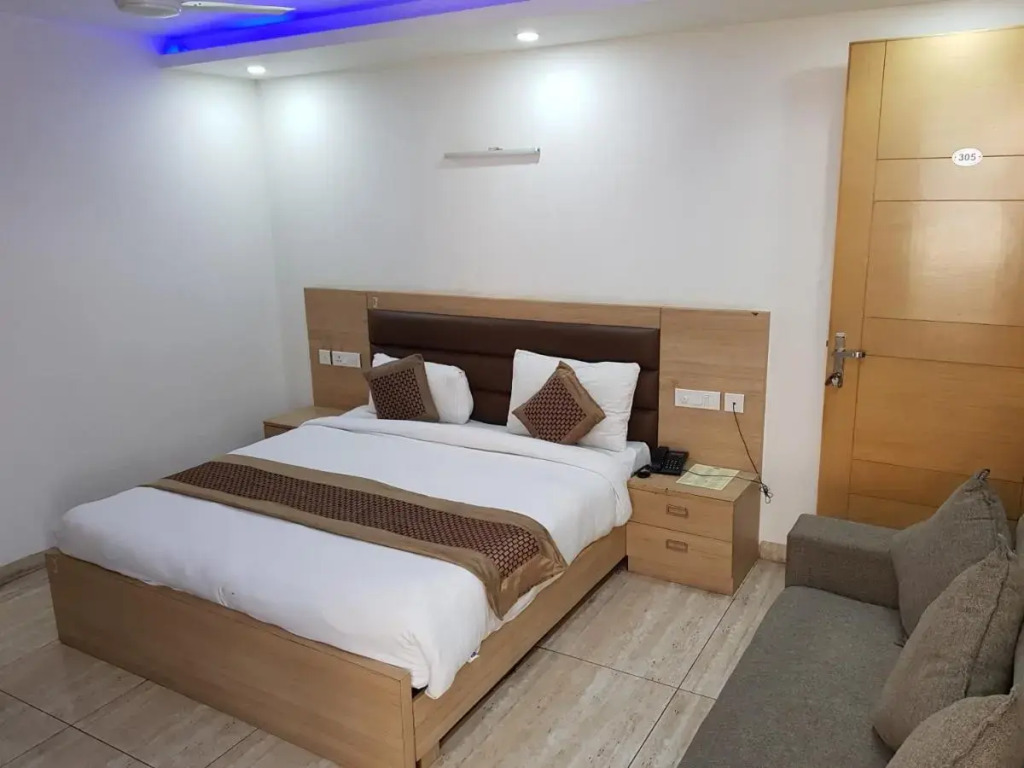 BlueNeck Sec 47 near Medanta -The Medicity' Gurugram